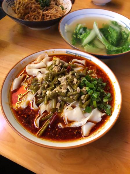 雅安老面馆-"烂肉豇豆刀削,面应该不是现削的像是买的宽.