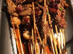 -沪小二炭火蛙锅(淮海中路美食不夜城店)