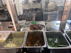 -鸿浩扒猪脚米线