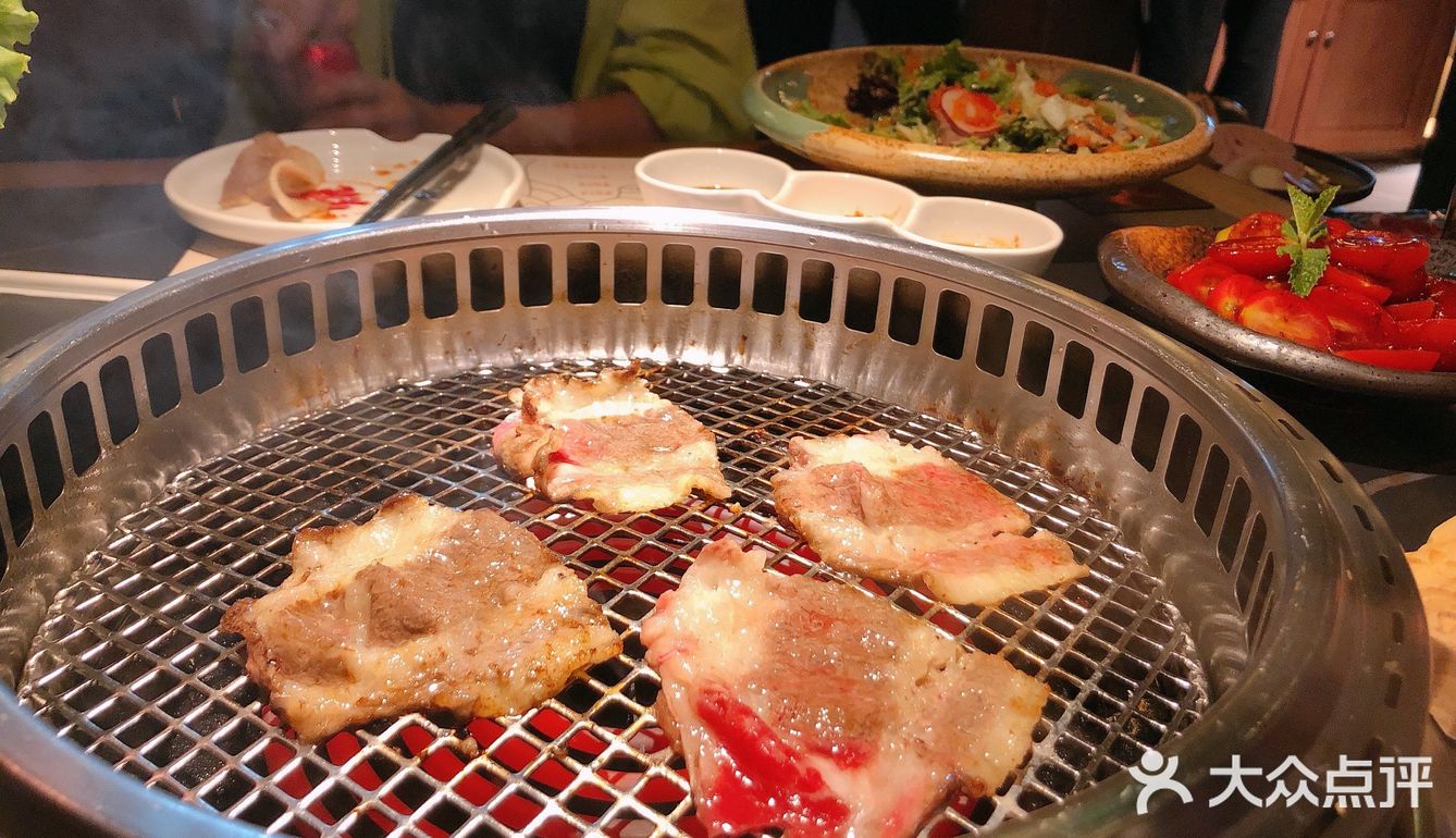 终于吃上晓明哥的烤肉啦[调皮]