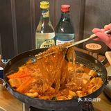 上海的！这家韩料火锅太好玩了，棉花糖都上桌，开心🥳