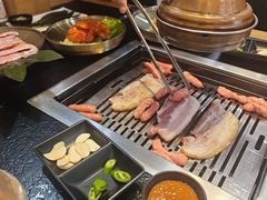 -臻牛烤肉
