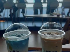 -抱抱地球咖啡馆(国家海洋博物馆店)