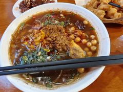 -爆炸头阿姨小四川正宗川味小吃(无任何分店)