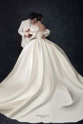 -喜爱高定婚纱摄影