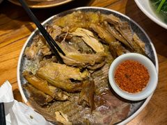 -头上红煨盐鸡·非遗院子餐厅