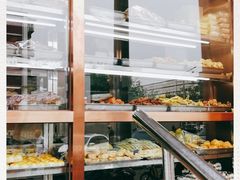 面包甜点陈列柜-聚德华天护国寺小吃(甜水园店)
