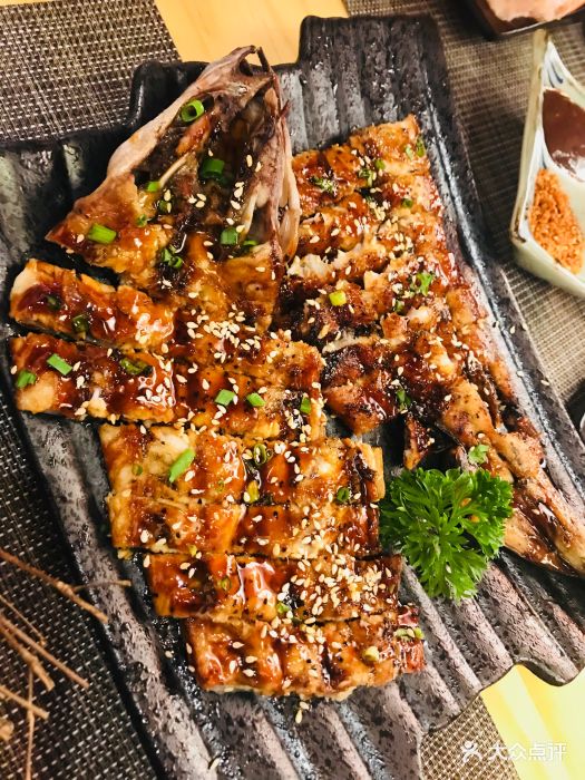 千富山日料店烤活鳗图片 - 第1张