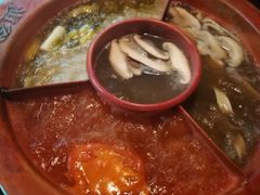 菌王奇香锅-滇釜火锅·能喝汤的火锅(车公庄店)