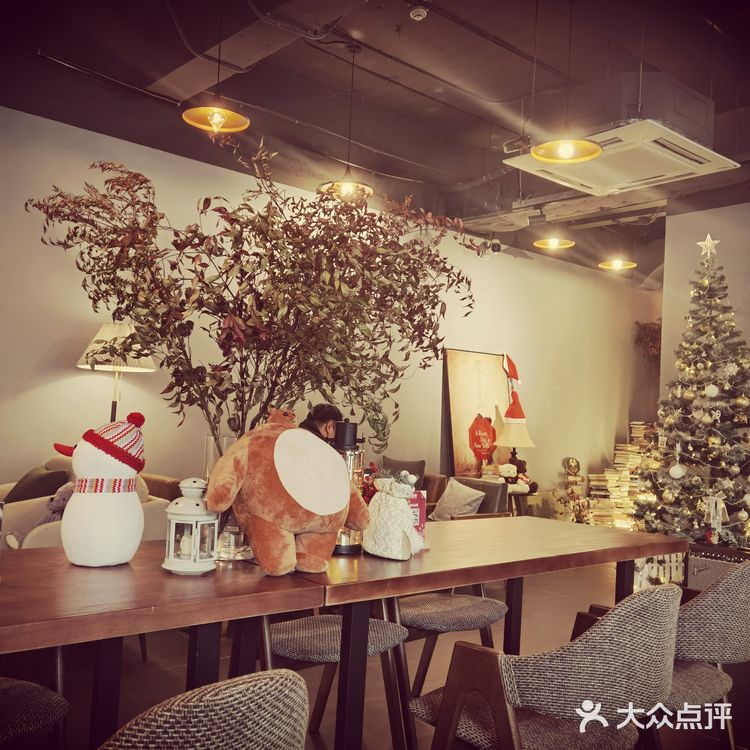 第一次探店献给了咖法森林！