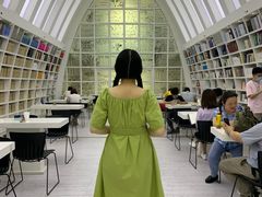 -钟书阁(松江泰晤士小镇店)