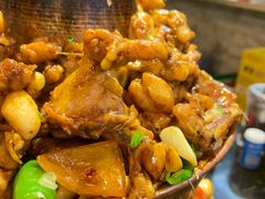 铜锅牛蛙-巴四老城区炭火蛙锅(张江店)