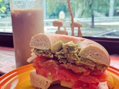 -Catch Bagel(芳草地店)