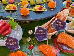 -雍容荟帝王蟹活龙虾展台自助(IFS黑金店)