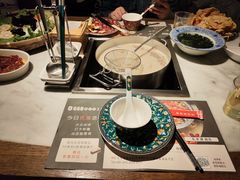 -尚尚仙·酸汤猪手·猪肚鸡火锅(华联万柳购物中心店)