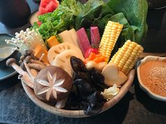 -湊湊火锅·茶憩(新中关购物中心店)