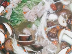 -鼎盛山海火锅(北戴河刘庄夜市老虎石浴场店)