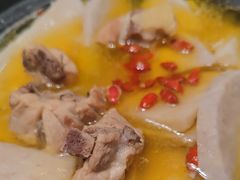 -土砂锅生态山庄·非遗砂锅雅鱼