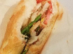 -Bánh Mì Huynh Hoa