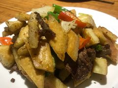 馕包红烧羊羔肉-西域阿里马新疆菜·清真(桂花路店)