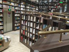 -钟书阁(群光广场店)