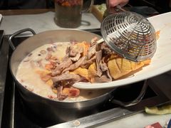 -尚尚仙·酸汤猪手·猪肚鸡火锅(华联万柳购物中心店)