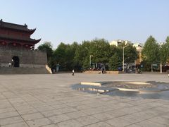 -巴陵广场