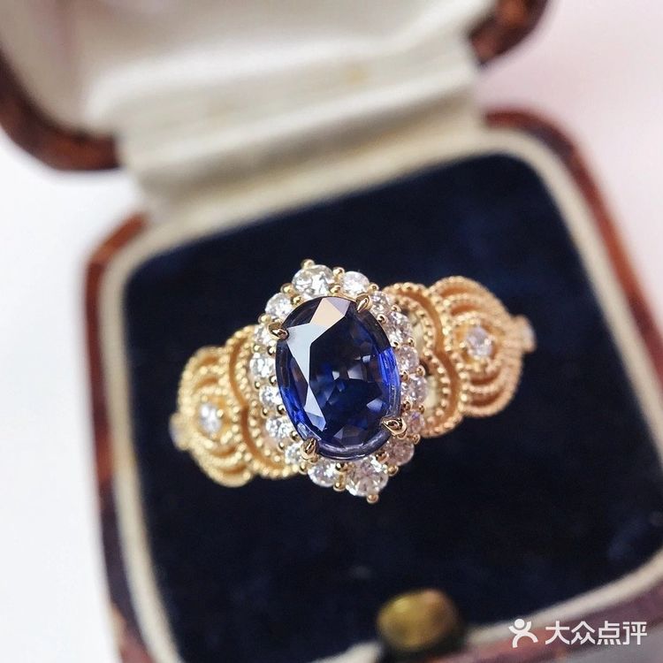 复古款蓝宝石戒指💍