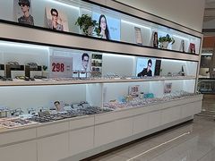 -J-Optical佳视明眼镜·蔡司视觉(青岛金茂览秀城店)