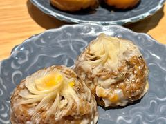蛋黄芝士纸皮烧麦-鑫震源·苏式大虾生煎(山塘街店)