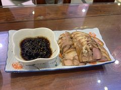 三少酱肘子-娄三少·老北京春饼烤鸭家常菜(方庄店)