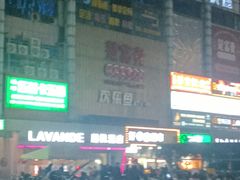 -荒岛实景沉浸密室(江汉路1店)