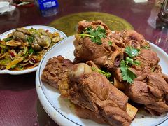 酱骨棒-东北哈尔滨酱骨头馆房掌柜铁锅炖