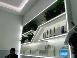 -蕾特恩专业祛痘·皮肤管理