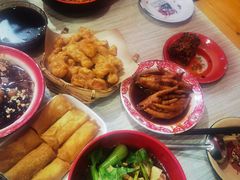 -爆炸头阿姨小四川正宗川味小吃(无任何分店)