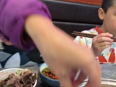 -罗二娘·鲜切牛自助火锅(罗湖东门步行街店)