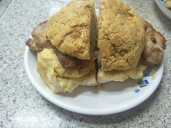 猪扒蛋菠萝包-沙溪兄茶餐厅
