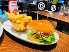 日式照烧鸡腿汉堡-Bistro 63 创意融合料理(广粤天地店)