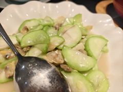 苹果丝瓜炒花蛤肉-四道菜·福建菜馆(新街口金鹰店)
