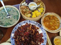 -黄桷树曹家私房菜(江与城店)