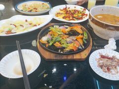 -醉美云南·云南菜主题餐厅(昆明站北京路双龙商场店)