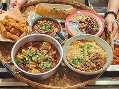 -爆炸头阿姨小四川正宗川味小吃(无任何分店)