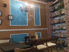 大堂-初见咖啡(青大路店)