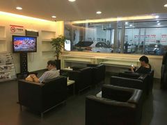 -弘仁宝佳比亚迪4S店(宝山旗舰店)