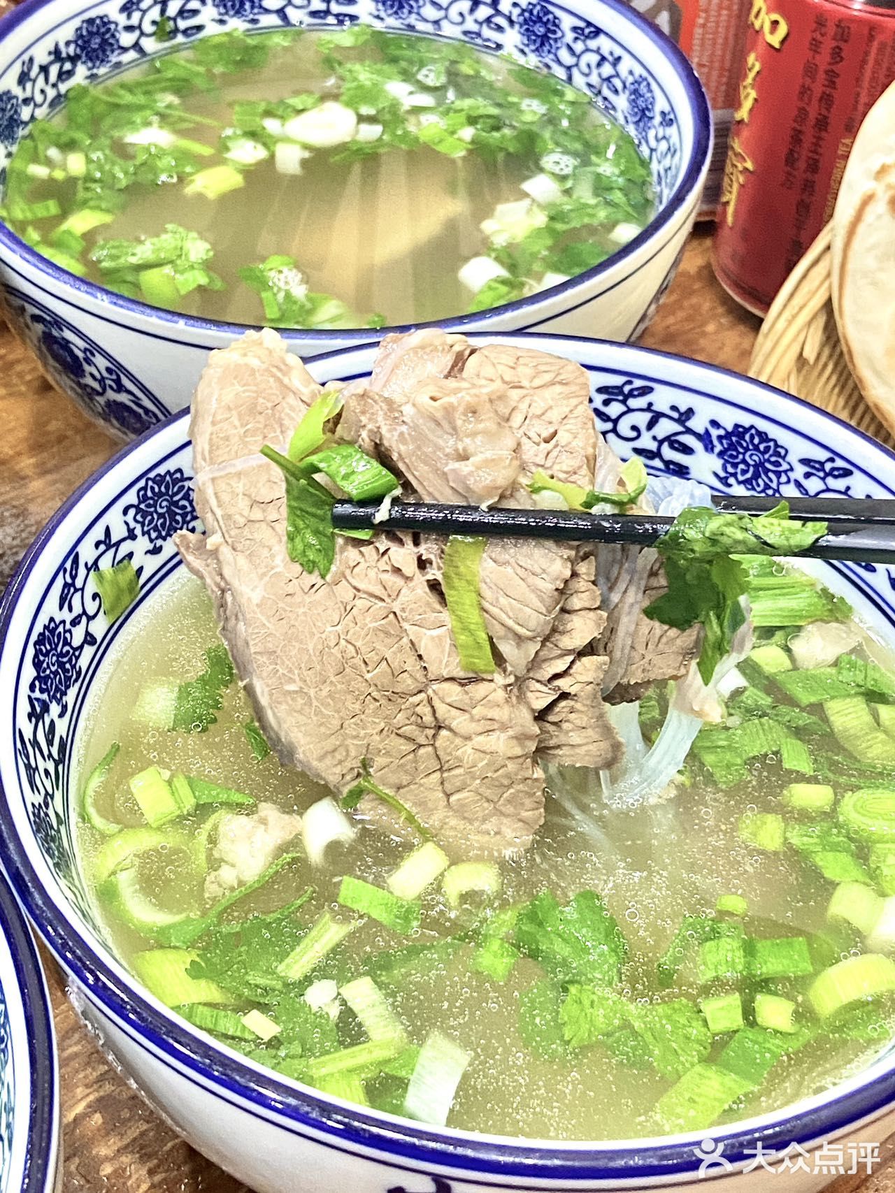 听我的！来西安第一顿吃大雁塔旁的虎子水盆羊肉