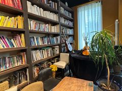 -房角石咖啡与书(吉大南校店)