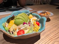 牛油果野菜沙拉-本源食集 日式烧肉·炉端烧(东海缤纷店)