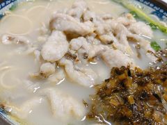 招牌黄鱼面-明呈黄鱼面馆(斜土路店)