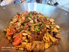 -老唐三下锅 ·张家界地标美食(溪布街店)