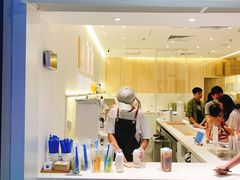 门面-兰熊鲜奶(西直门凯德mall店)